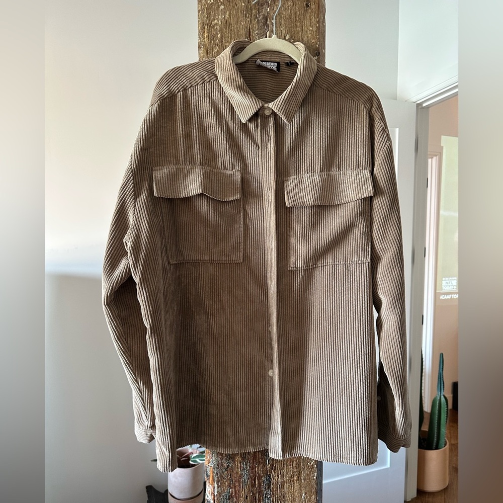 ASOS men’s lightweight corduroy shacket in light tan. Size medium